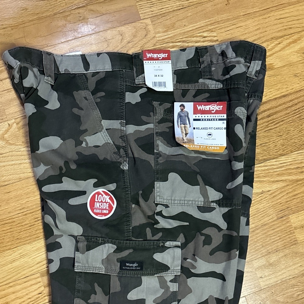 NWT Wrangler Camo Cargo Pants Men 38x32 Woodland Camouflage Relaxed Lined Hiking